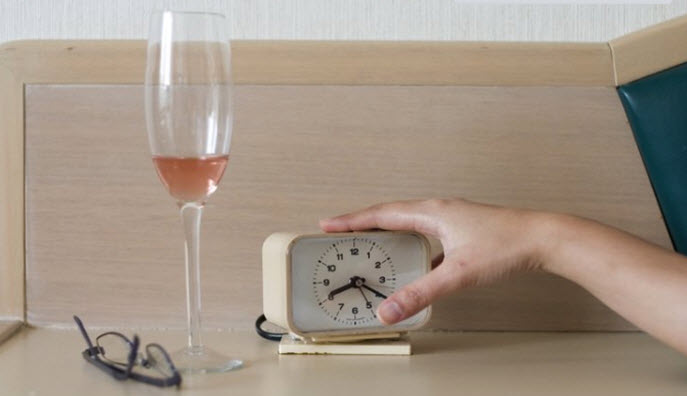 Alcohol_Sleep_1_ss Even one or two drinks causes restless sleep. Dr. Ross Grumet provides helpful tips on getting a good night's sleep without hitting the bottle.
